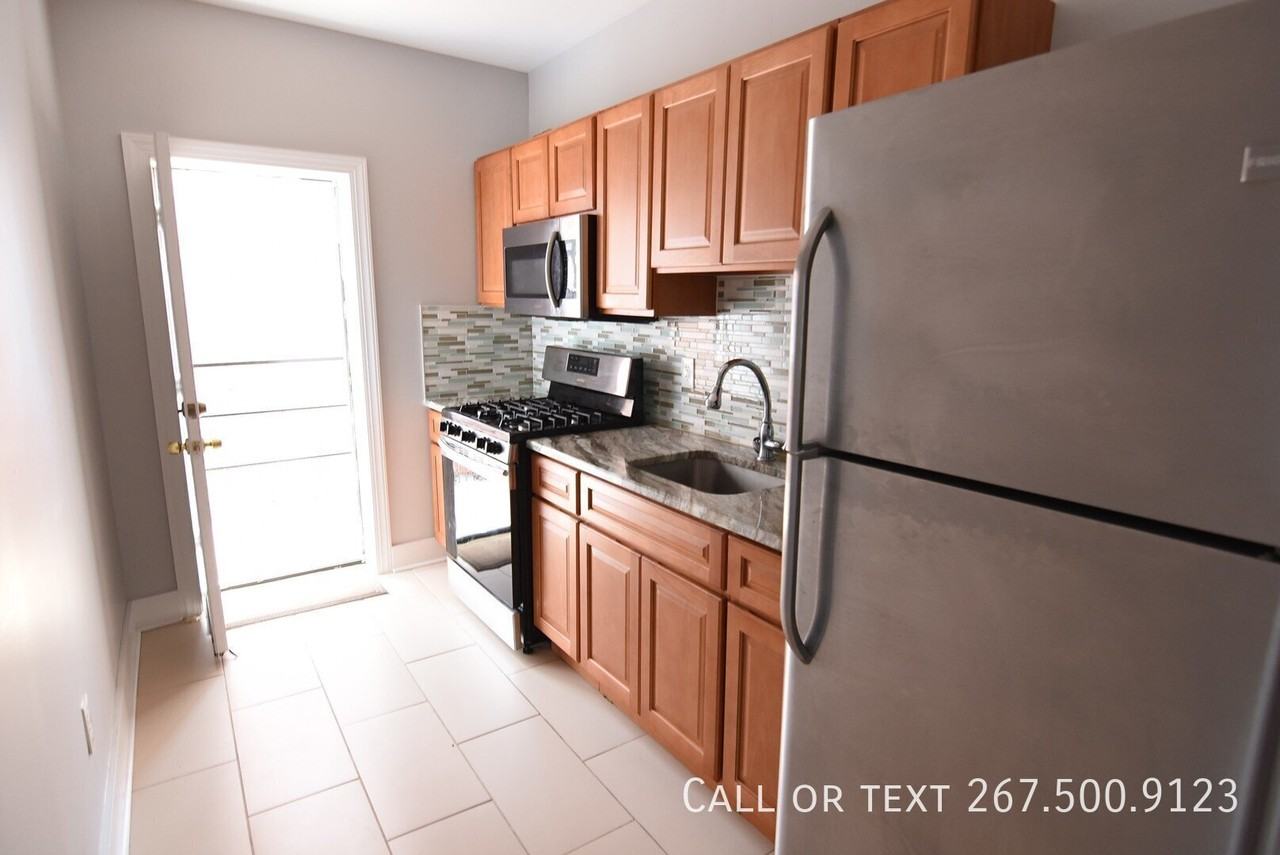 4900 Pine St #4 - Photo 5 of 12