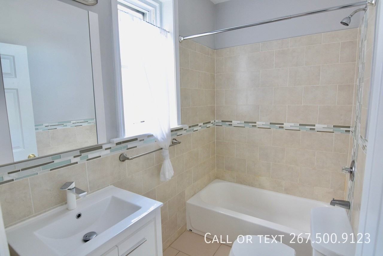 4900 Pine St #4 - Photo 7 of 12