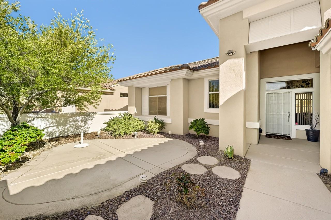 78804 Platinum Dr - Photo 2 of 50
