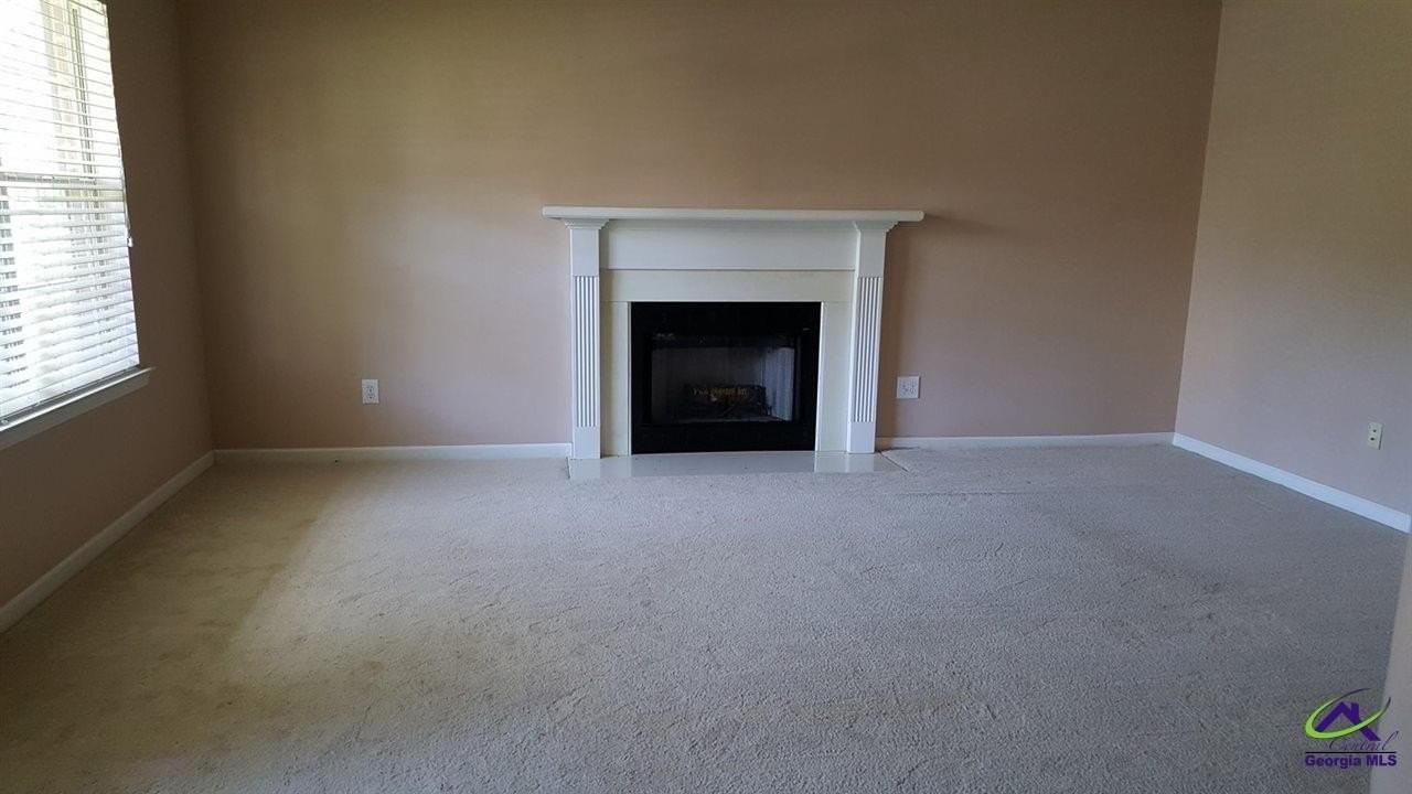 123 Chadwyck Ln - Photo 2 of 13