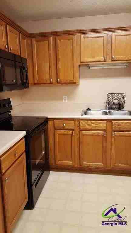 123 Chadwyck Ln - Photo 5 of 13