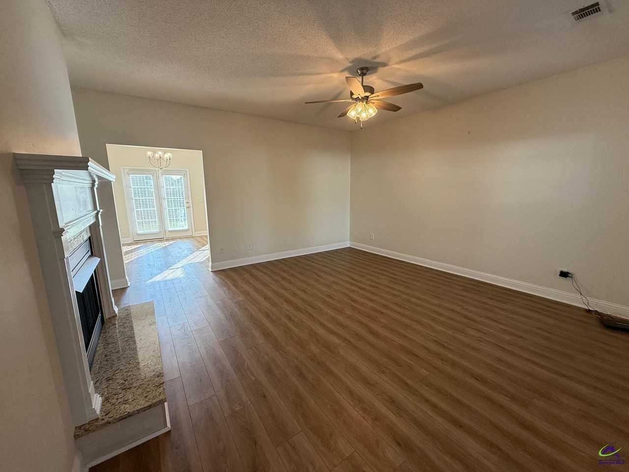 201 Vining Way - Photo 2 of 17
