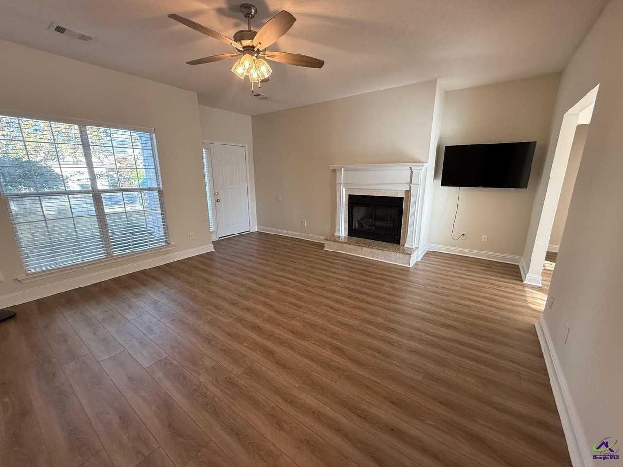 201 Vining Way - Photo 3 of 17