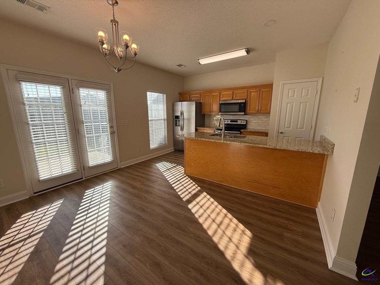 201 Vining Way - Photo 4 of 17