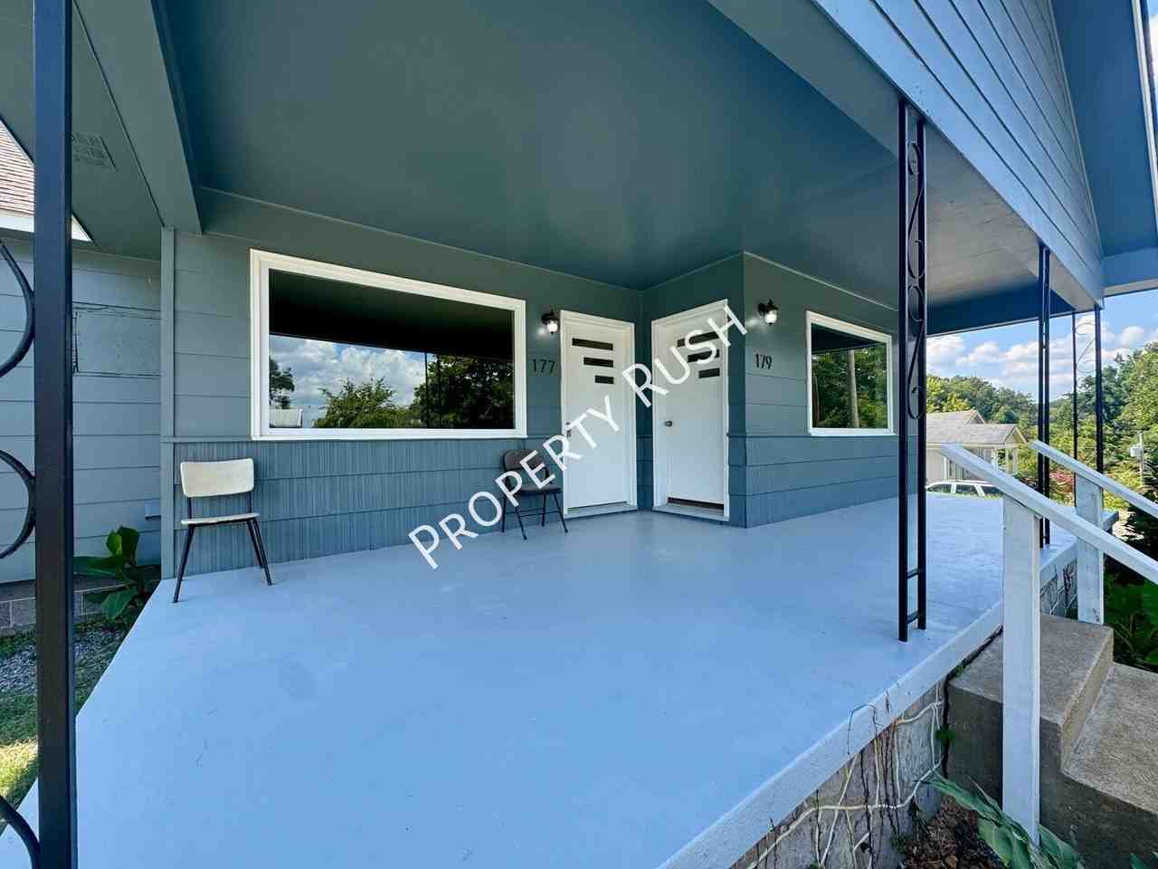 177 179 Hargrave Rd. #179 - Photo 6 of 24