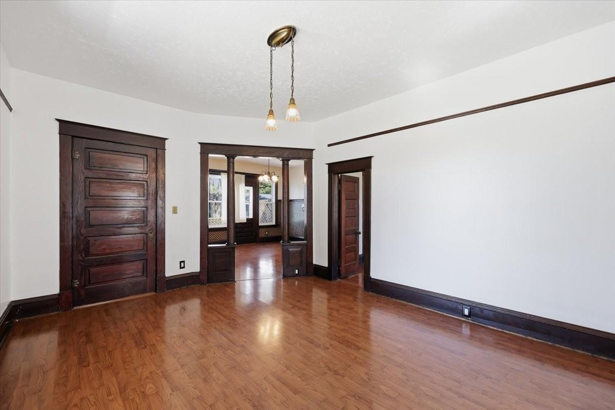 1903 E Glass Ave - Photo 4 of 33