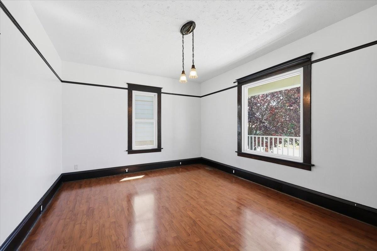 1903 E Glass Ave - Photo 5 of 33