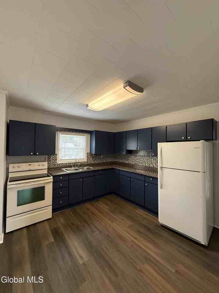 105 Hudson Ave #1 - Photo 6 of 19