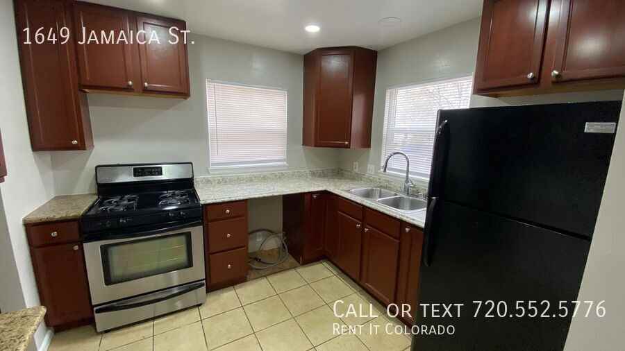 1649 Jamaica St - Photo 3 of 17