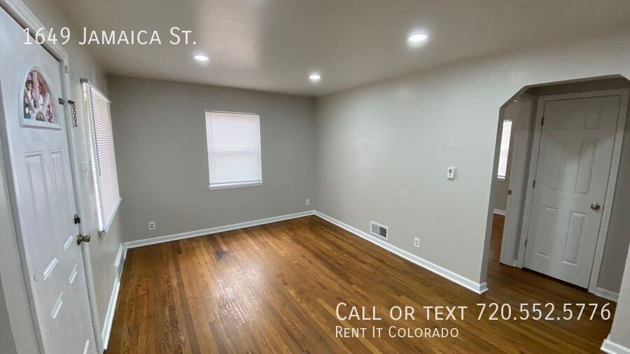 1649 Jamaica St - Photo 6 of 17