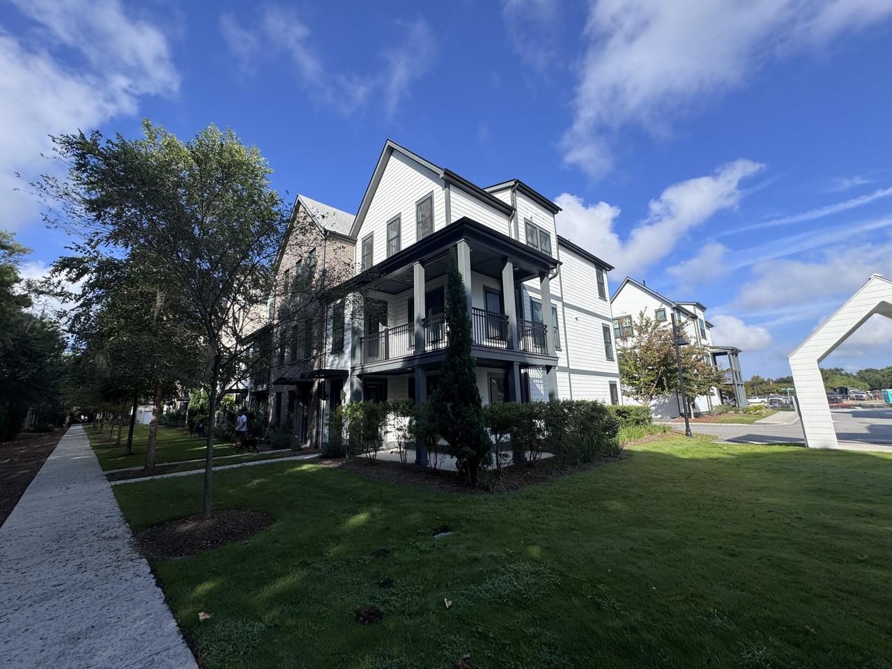 1627 Florentia St - Photo 6 of 50