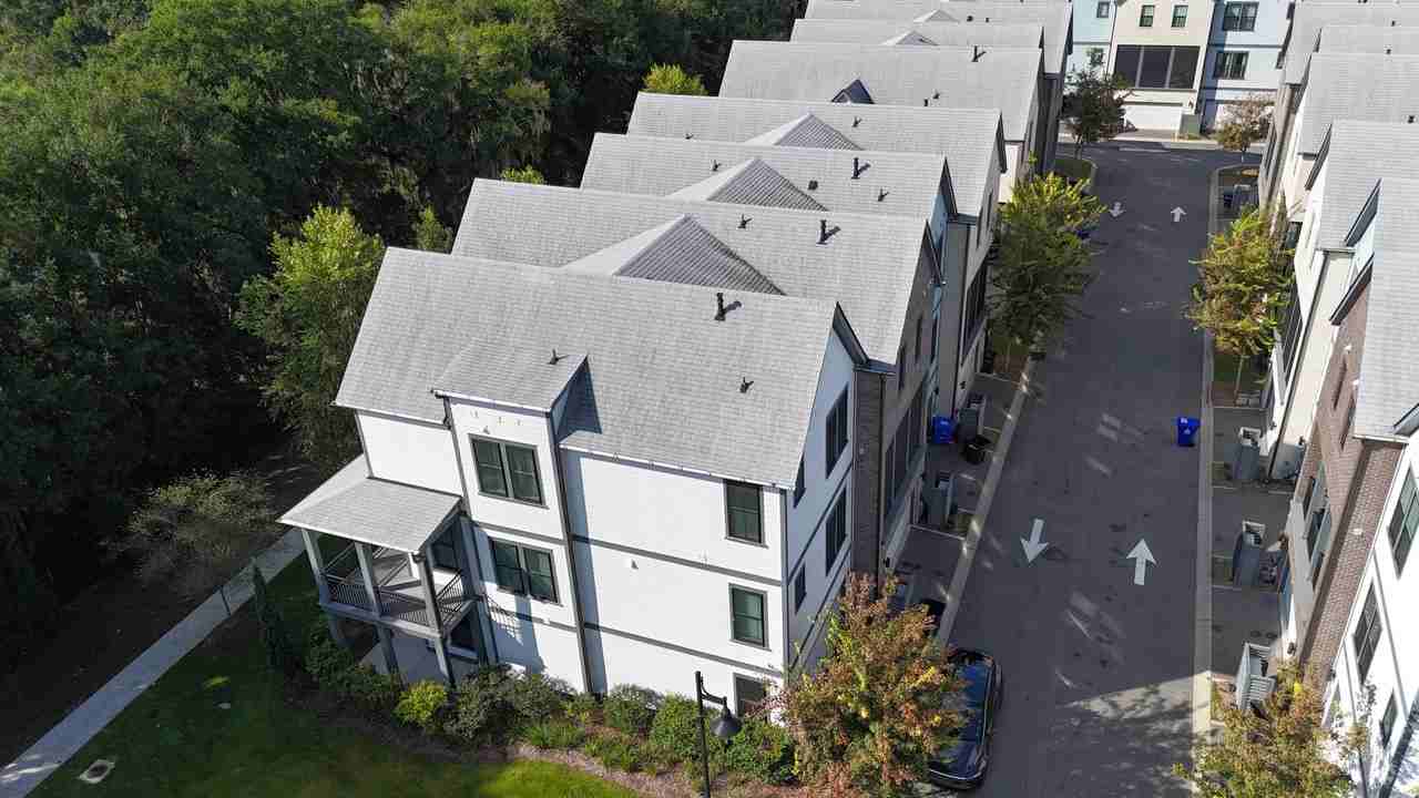 1627 Florentia St - Photo 4 of 50