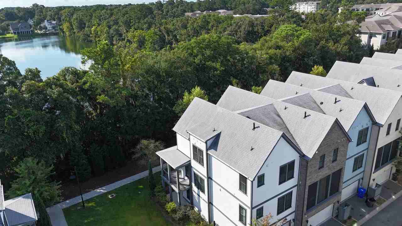 1627 Florentia St - Photo 3 of 50