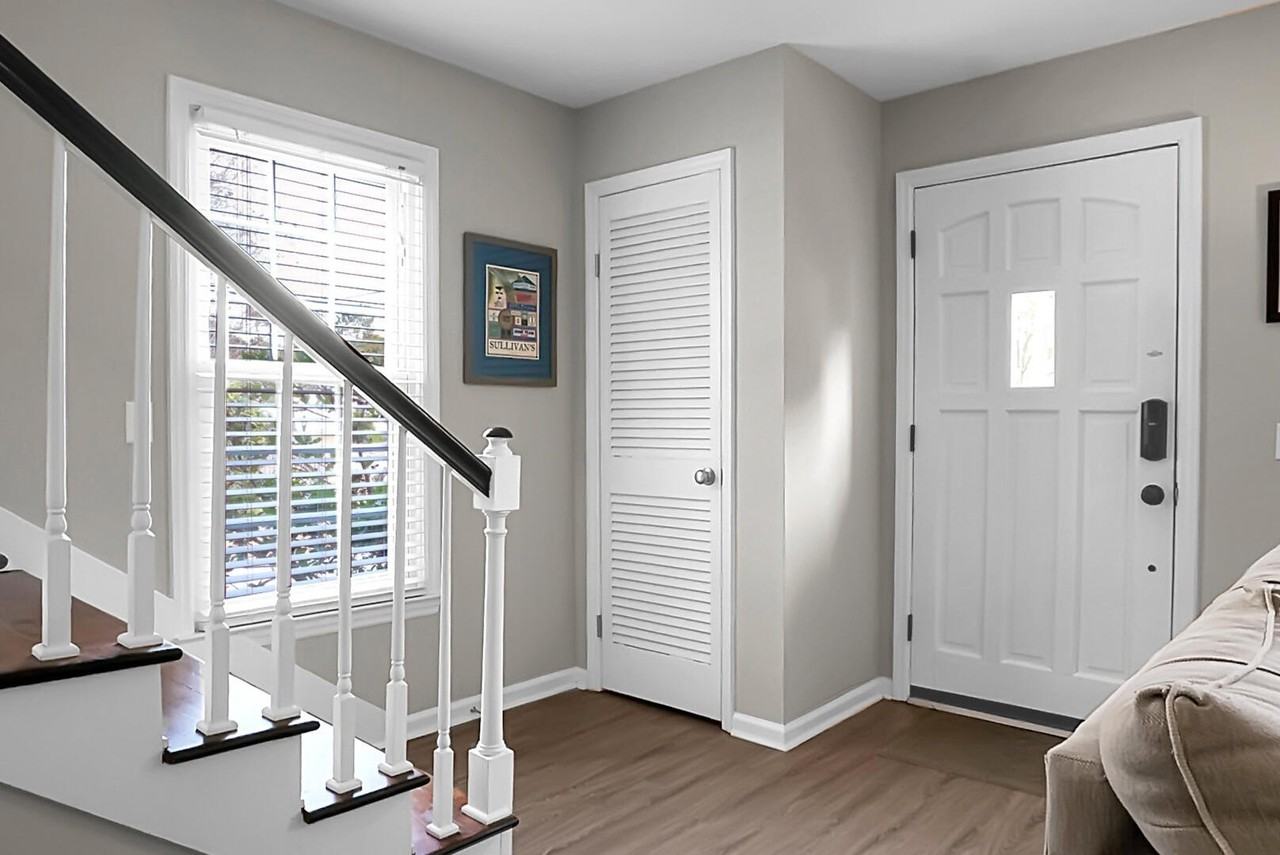 943 Cottingham Dr - Photo 5 of 50
