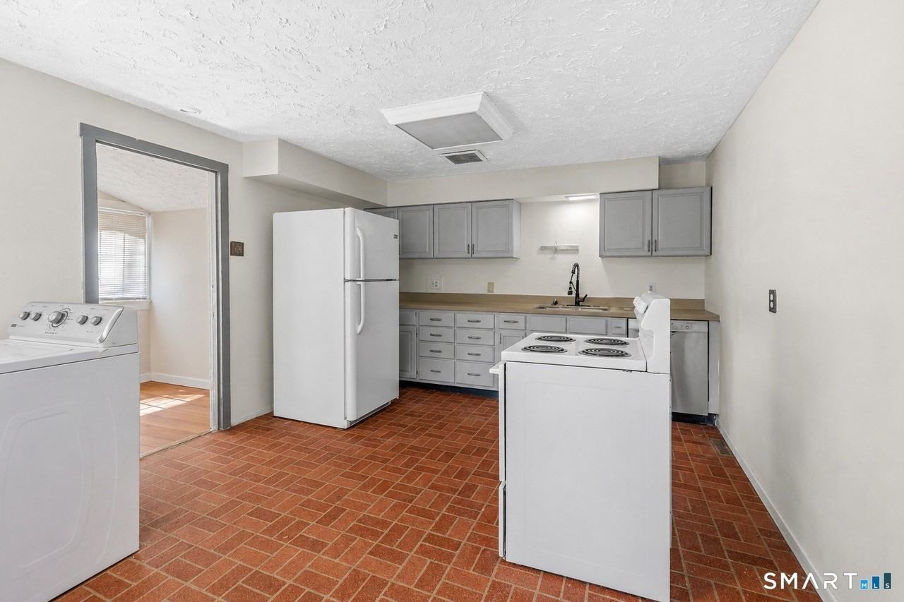 36 Farnham Rd - Photo 6 of 12