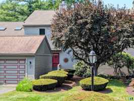 featured image of 6 Ledgewood Dr #6