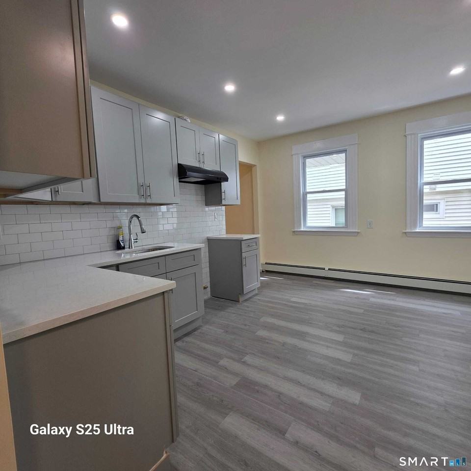 82 Bunker Hill Ave #1stFL - Photo 5 of 36