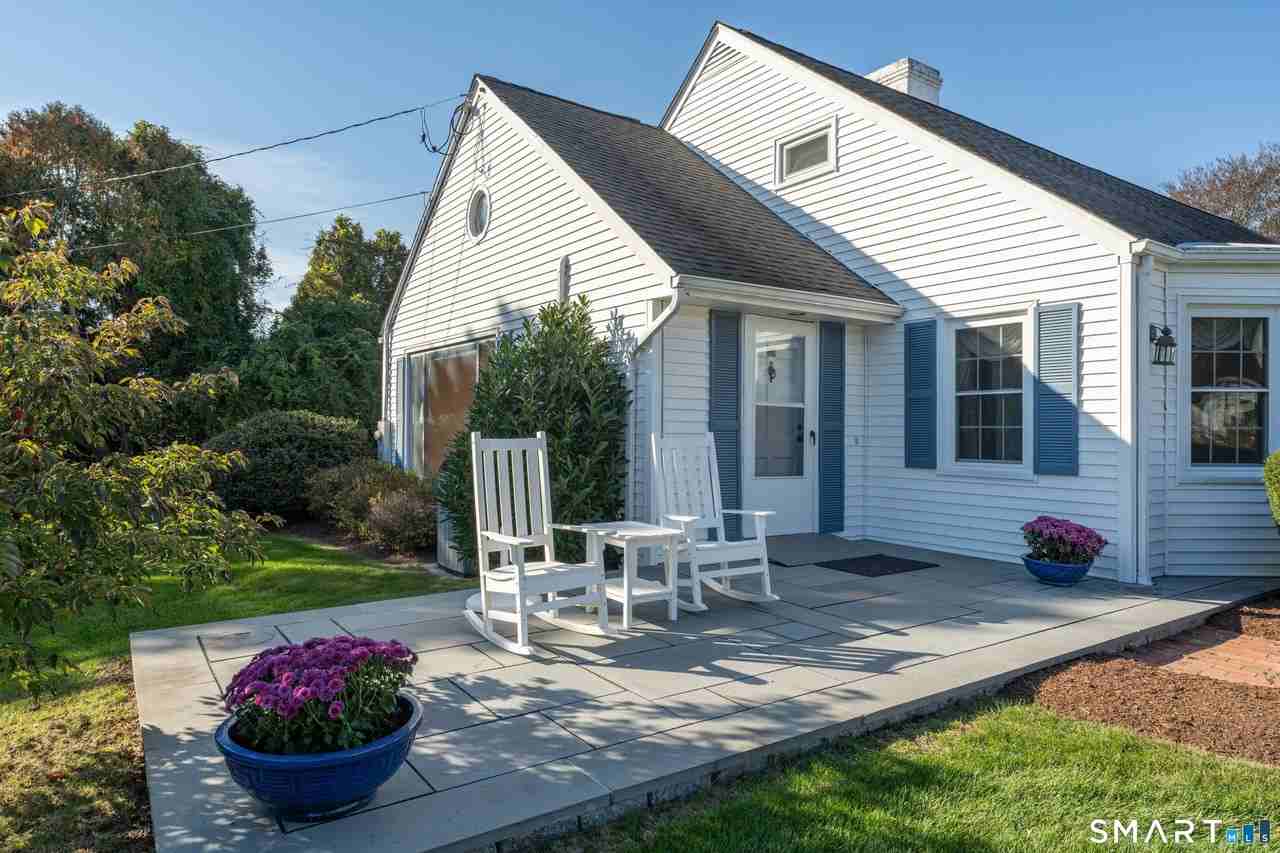 14 Neptune Ave - Photo 3 of 34