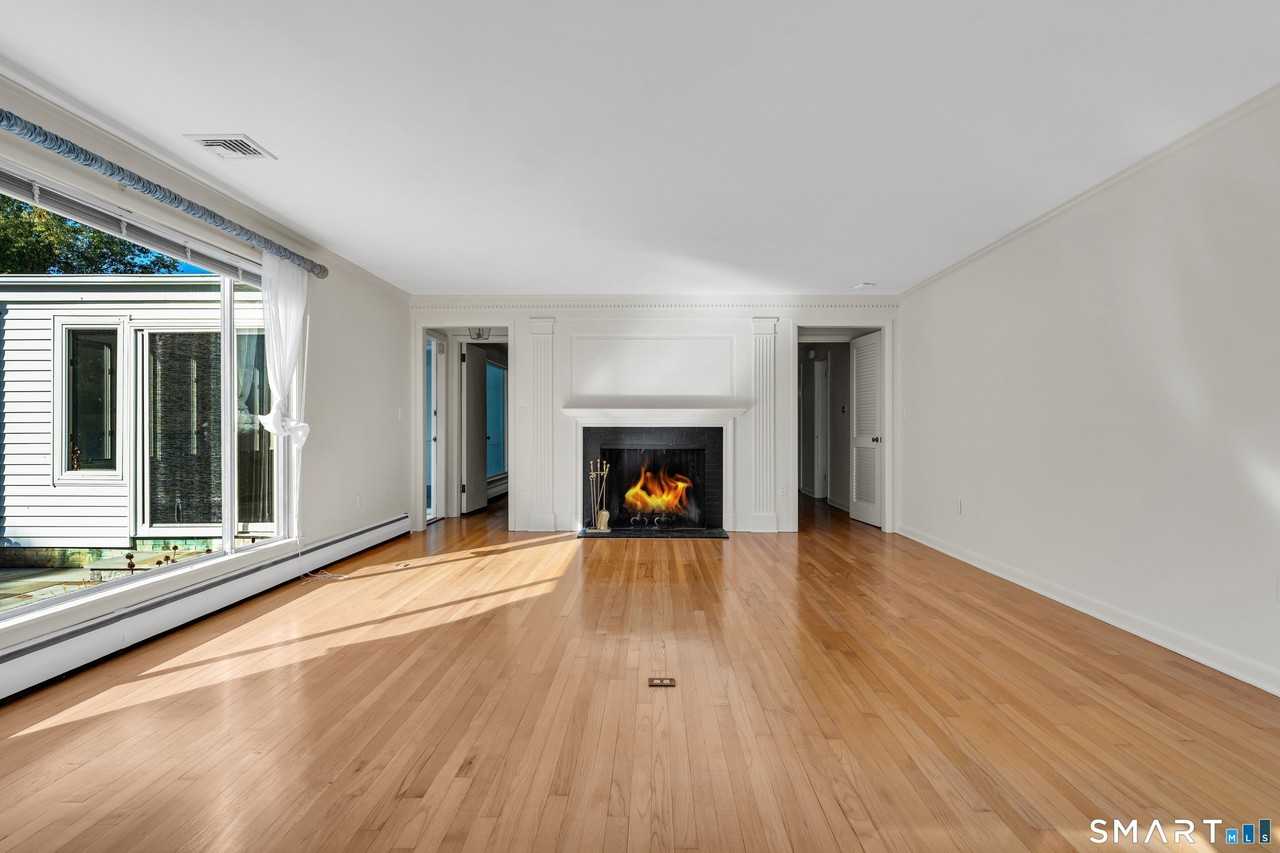 14 Neptune Ave - Photo 5 of 34