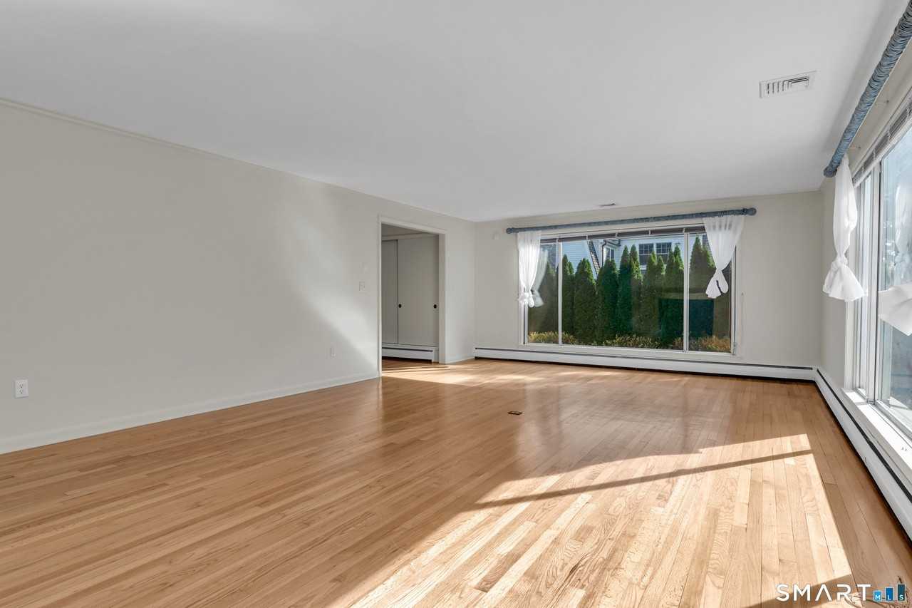 14 Neptune Ave - Photo 6 of 34