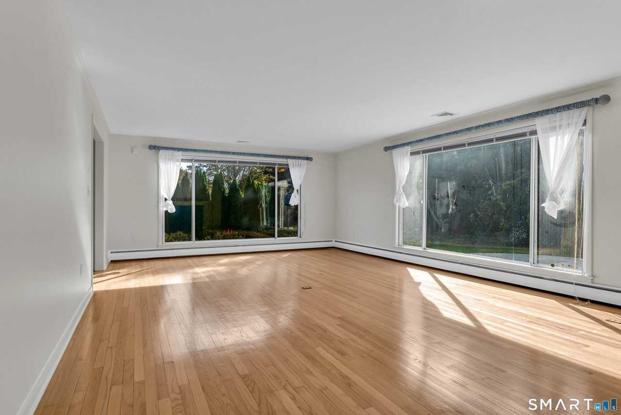 14 Neptune Ave - Photo 7 of 34