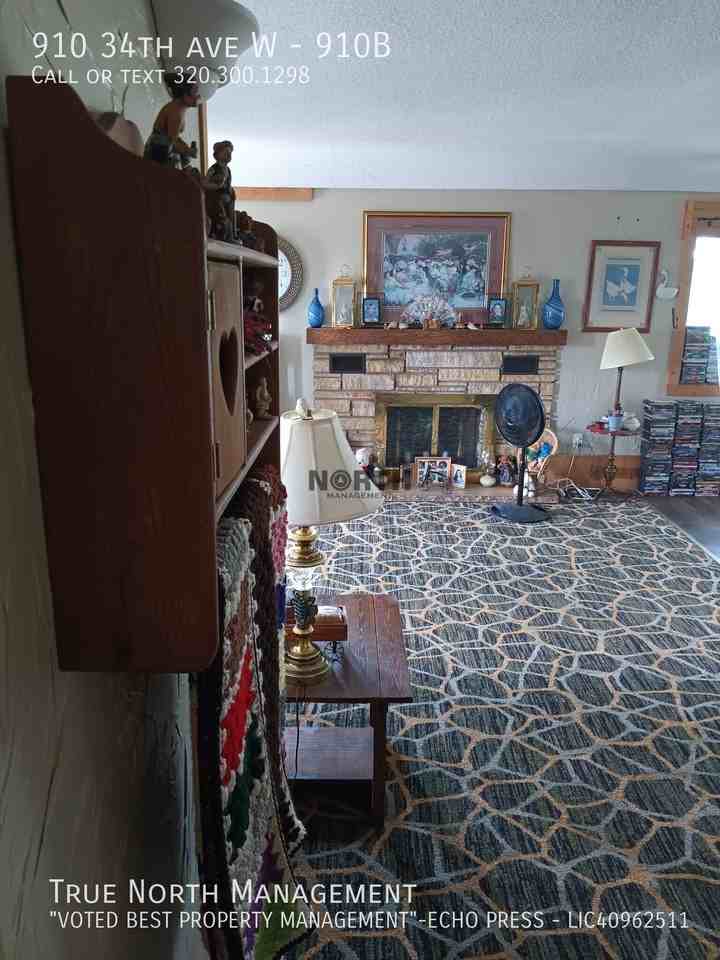 910 34th Ave W #910B - Photo 3 of 13