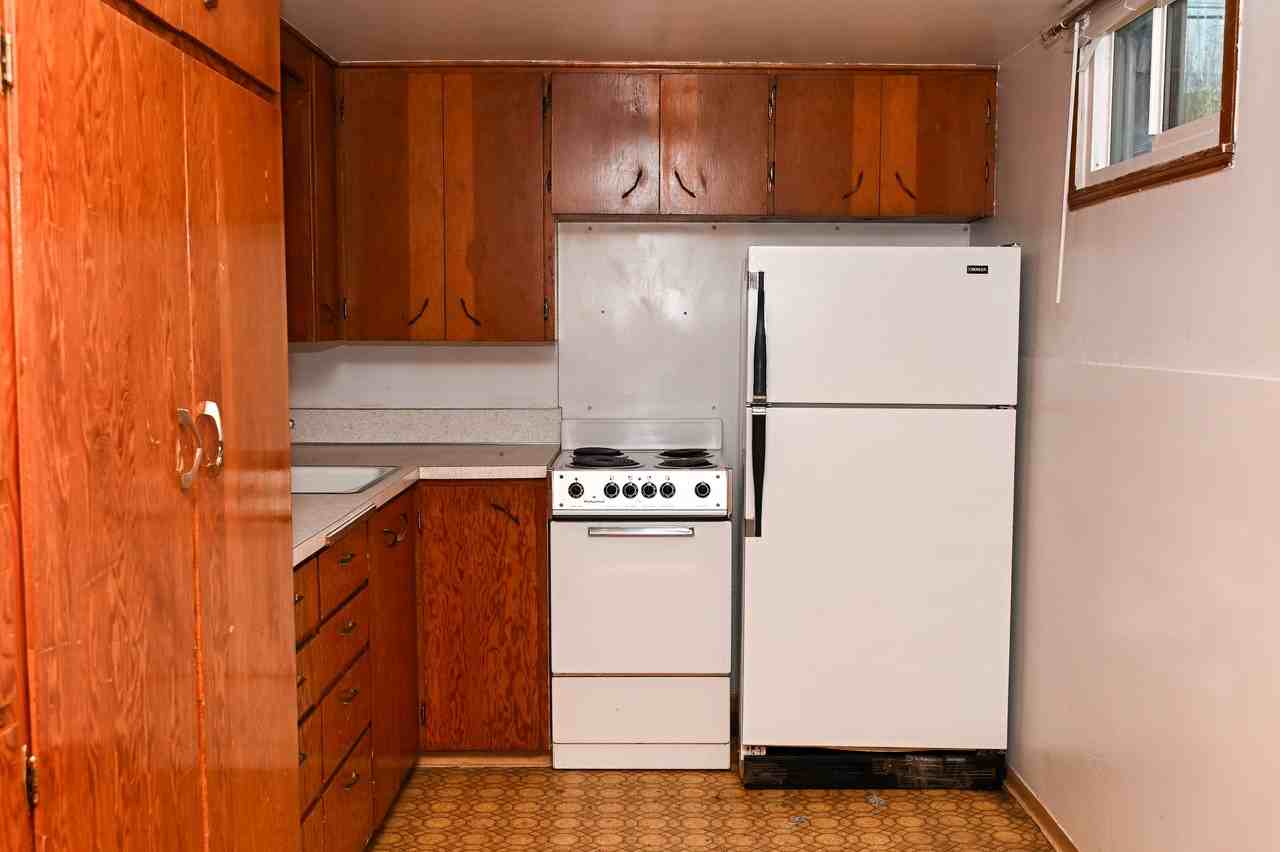 339 1/2 W 100 N - Photo 6 of 14