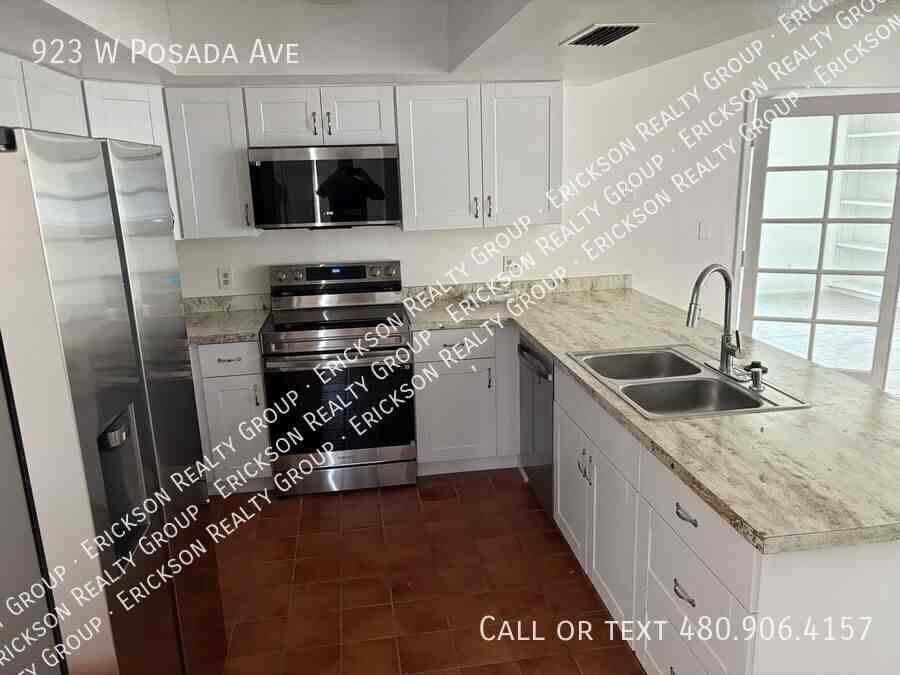 923 W Posada Ave - Photo 4 of 18