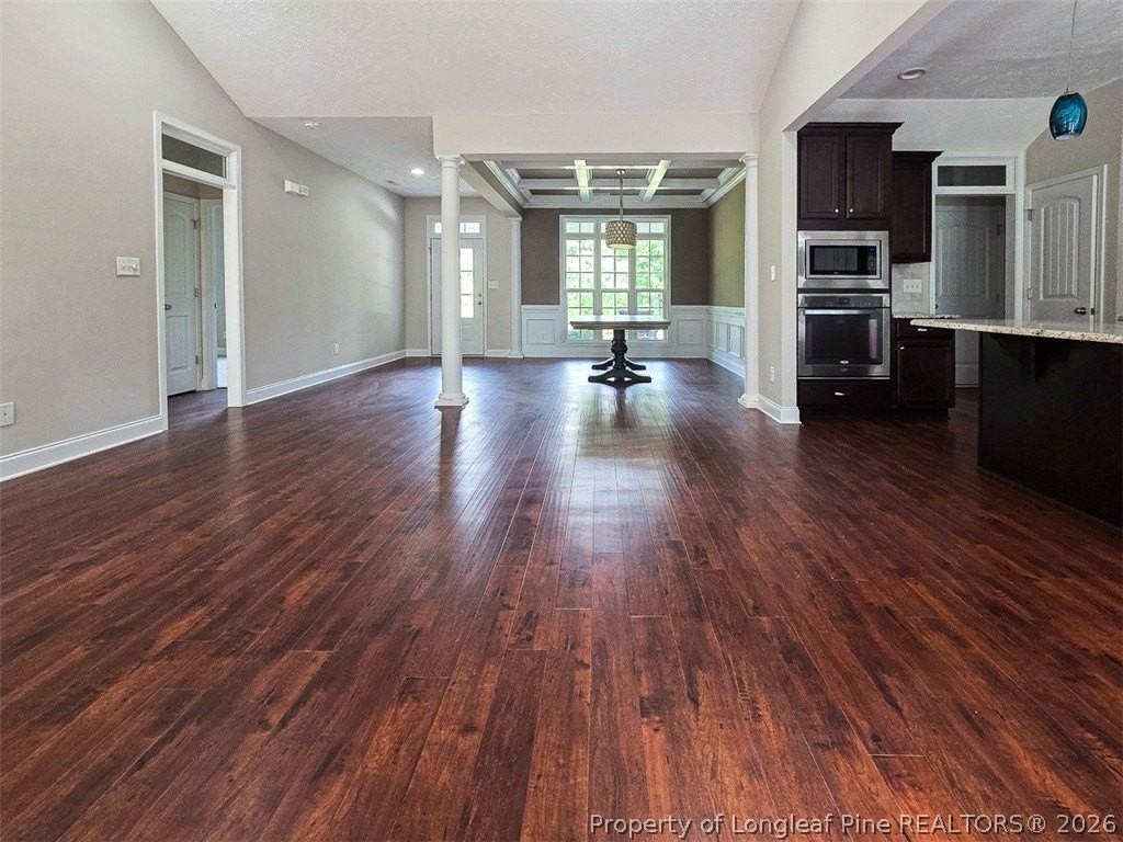 1015 Hobson Rd - Photo 4 of 29