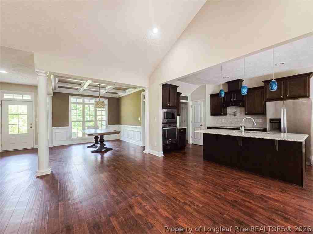 1015 Hobson Rd - Photo 5 of 29