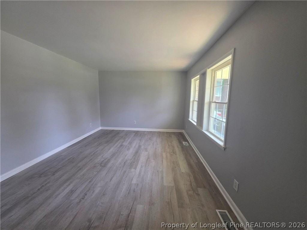 7604 Hamburg Dr - Photo 3 of 14