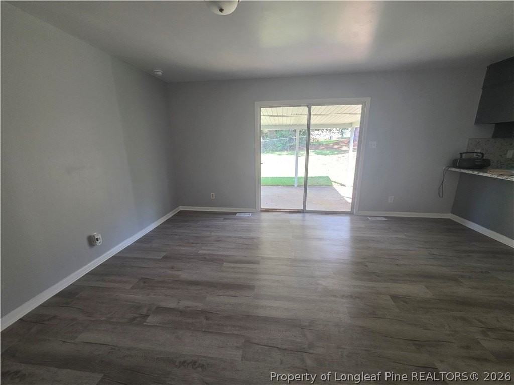 7604 Hamburg Dr - Photo 4 of 14