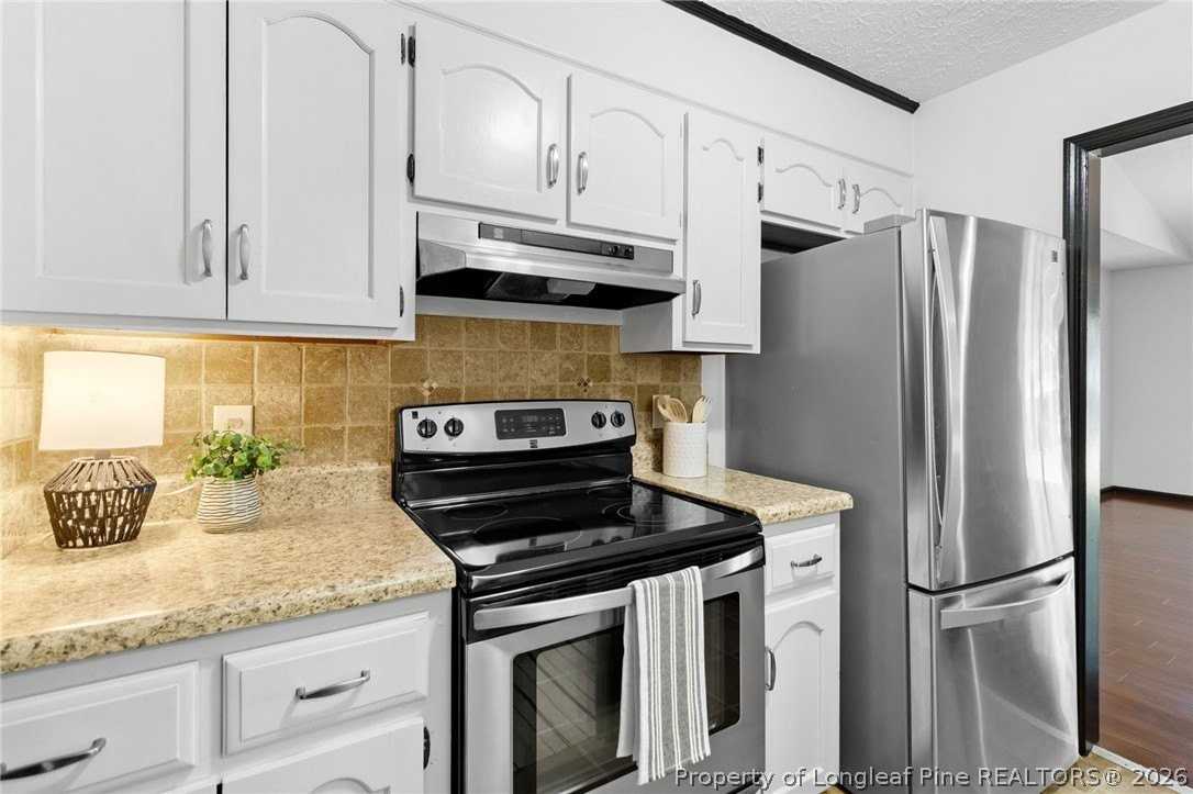 7016 Trevor Ln - Photo 7 of 17
