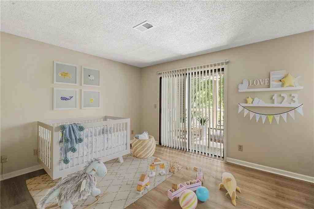 611 Barrington Hills Dr - Photo 4 of 37