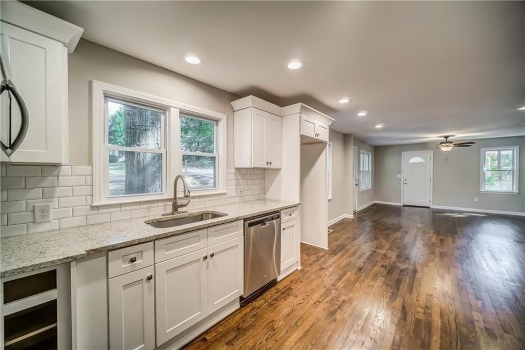 6429 Gordon St - Photo 7 of 34