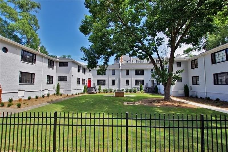 99 Peachtree Memorial Dr Nw #C2 - Photo 2 of 23
