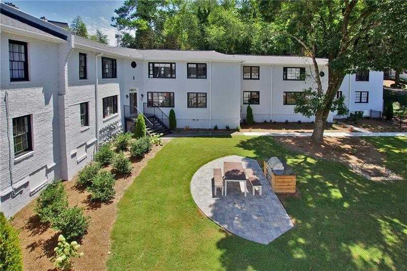 99 Peachtree Memorial Dr Nw #C2 - Photo 3 of 23