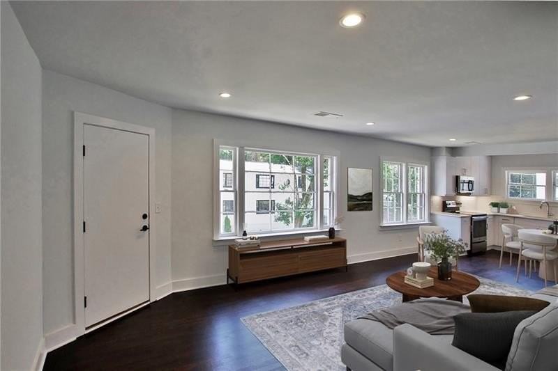 99 Peachtree Memorial Dr Nw #C2 - Photo 6 of 23