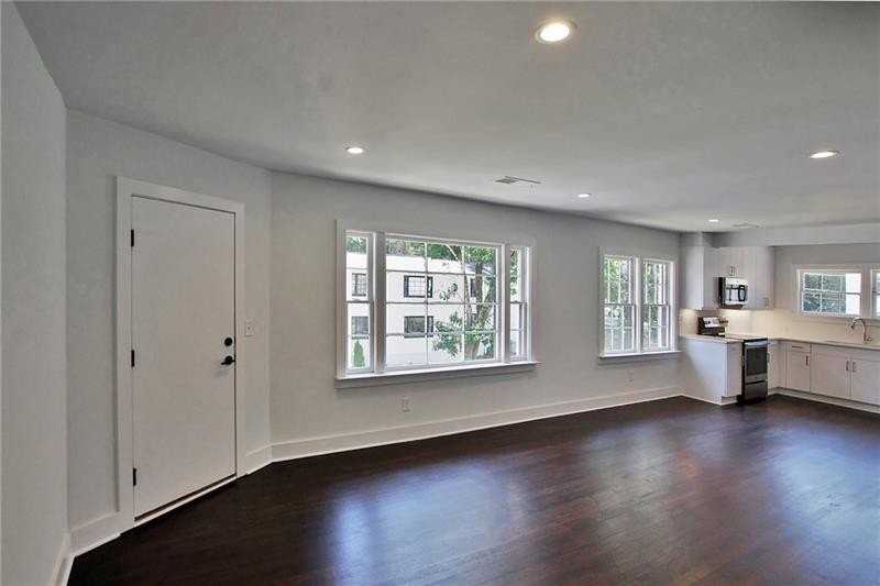 99 Peachtree Memorial Dr Nw #C2 - Photo 7 of 23
