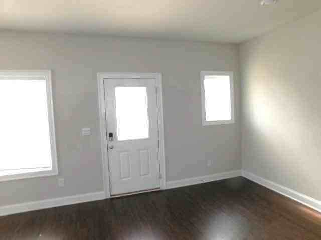 912 Sweetwater Grv - Photo 4 of 25