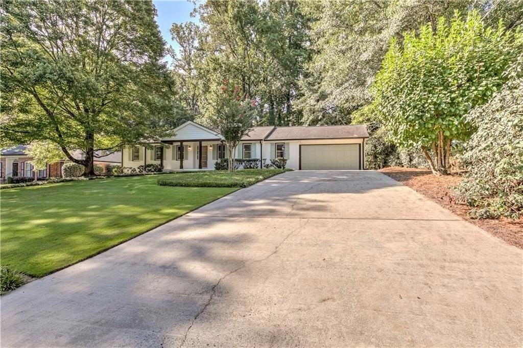 1837 Chancery Ln - Photo 3 of 50