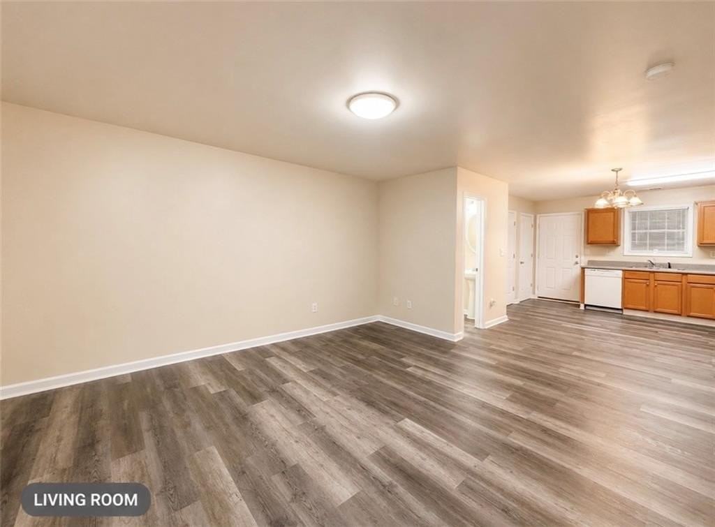 230 Hiram Ter - Photo 3 of 27