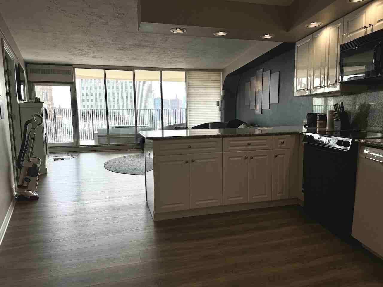 300 North State Street - 5033Unit 5033 #5033 - Photo 3 of 18