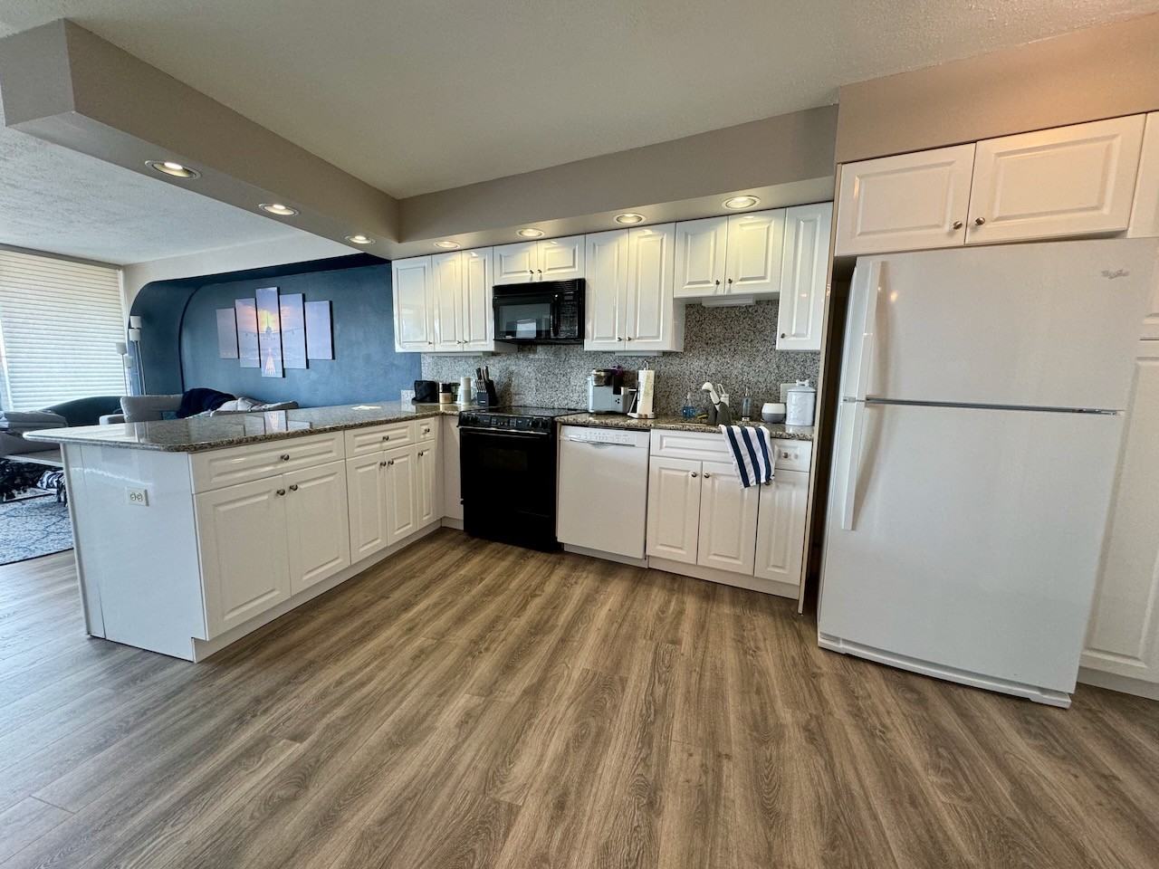 300 North State Street - 5033Unit 5033 #5033 - Photo 5 of 18
