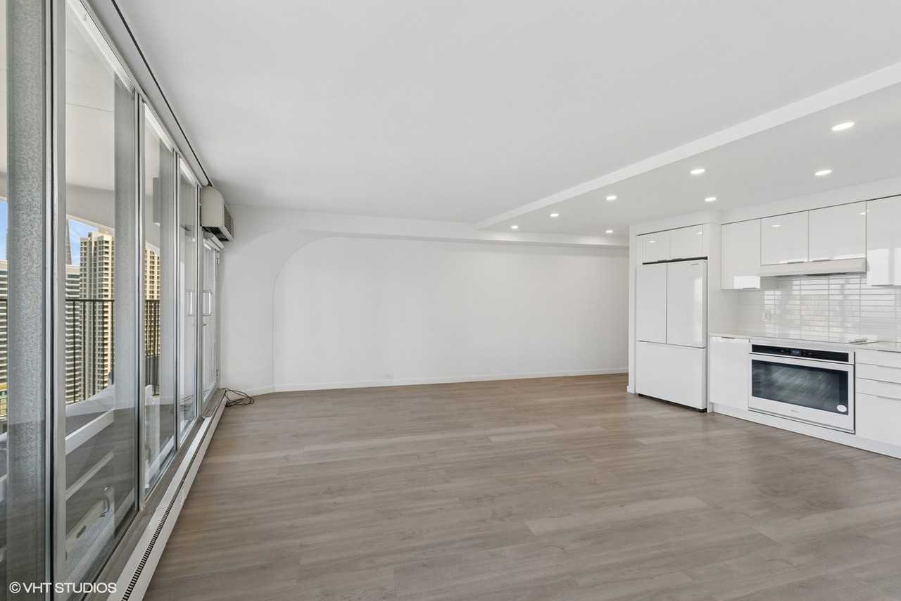 300 North State Street - 3827Unit 3827 #3827 - Photo 6 of 18