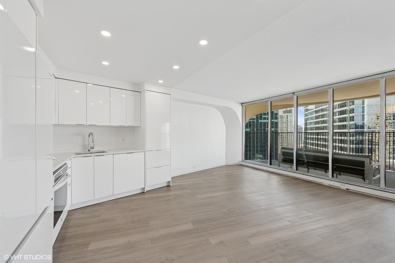 300 North State Street - 3827Unit 3827 #3827 - Photo 7 of 18