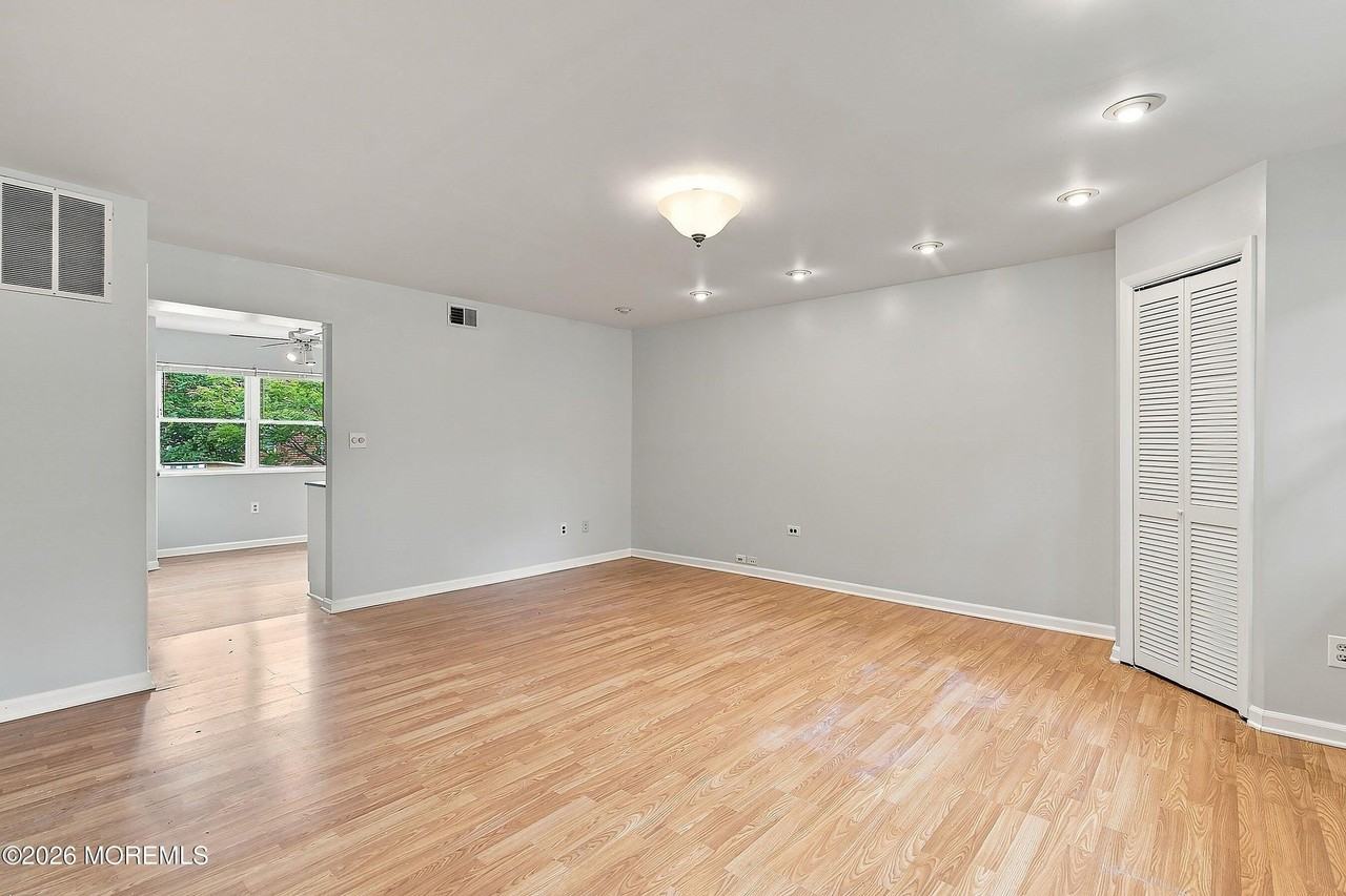 1334 Sabrina Ct - Photo 3 of 26