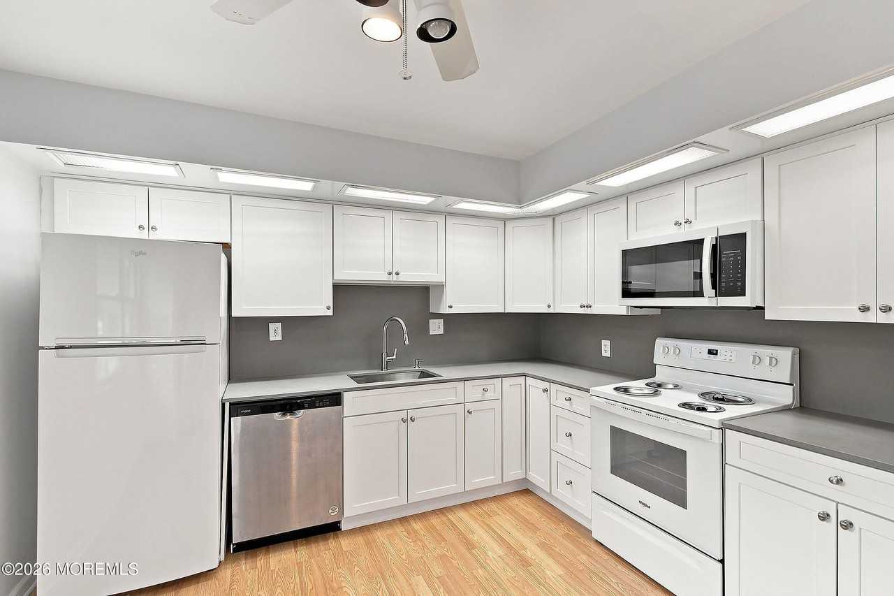 1334 Sabrina Ct - Photo 5 of 26