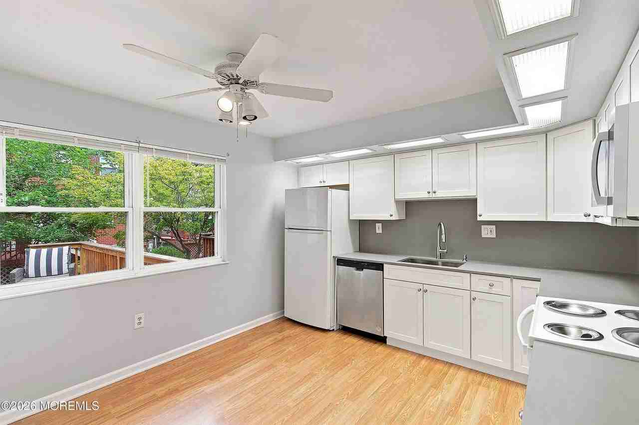 1334 Sabrina Ct - Photo 6 of 26