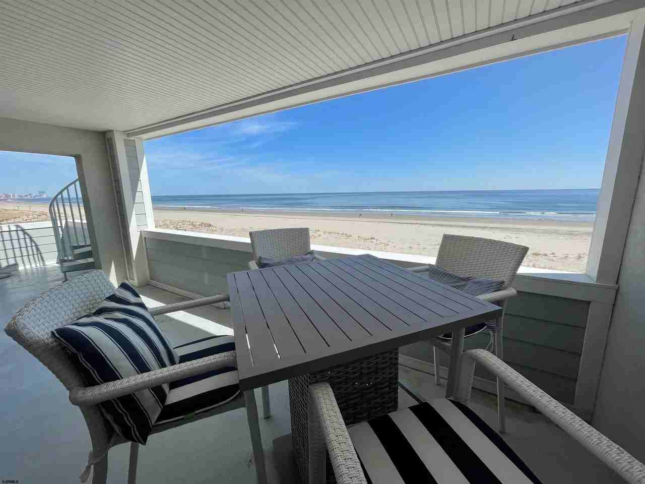 1703 Beach Ter - Photo 4 of 32